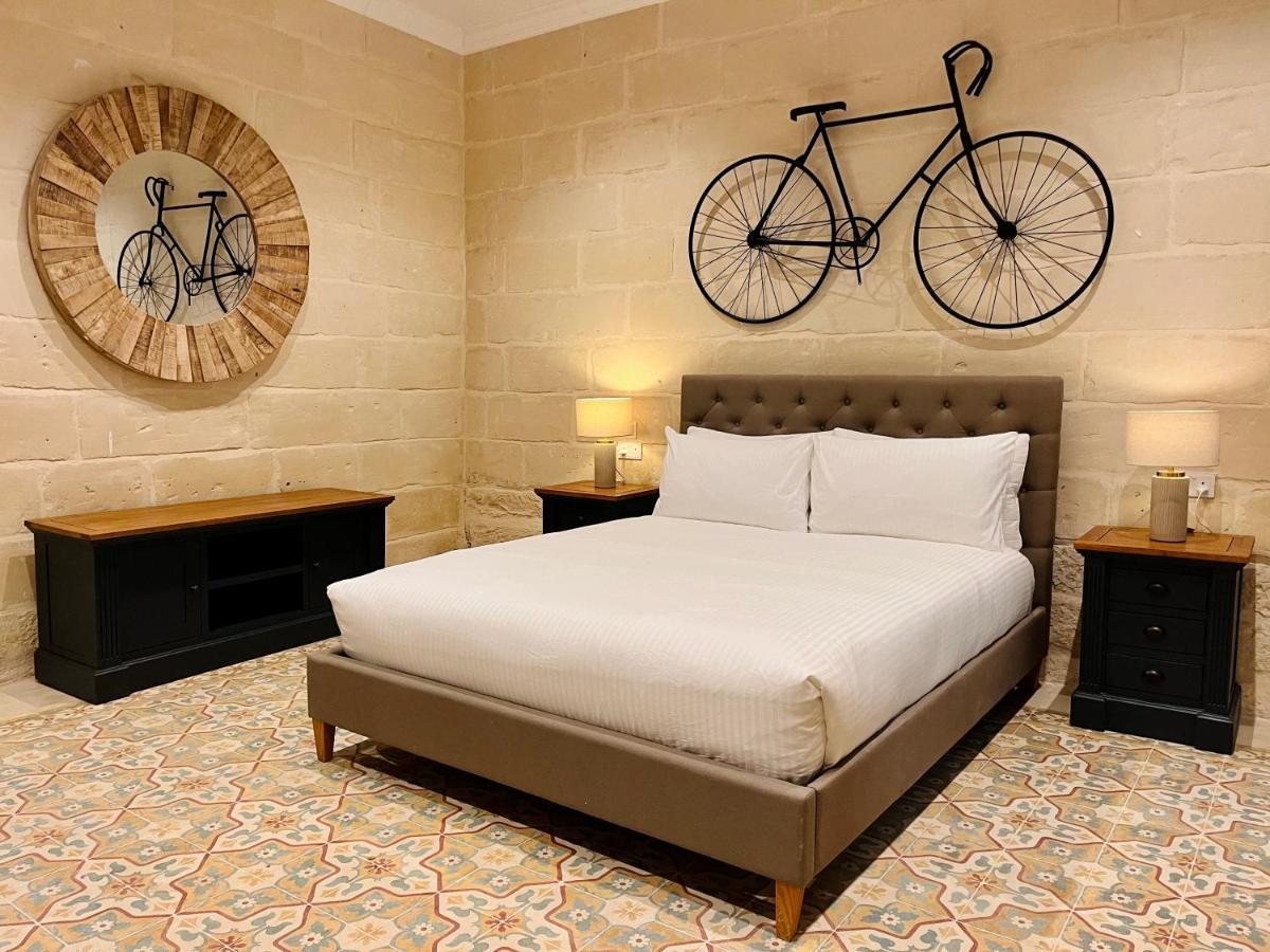 Typical Maltese Maisonette In St.Julians St. Julian's Exterior foto